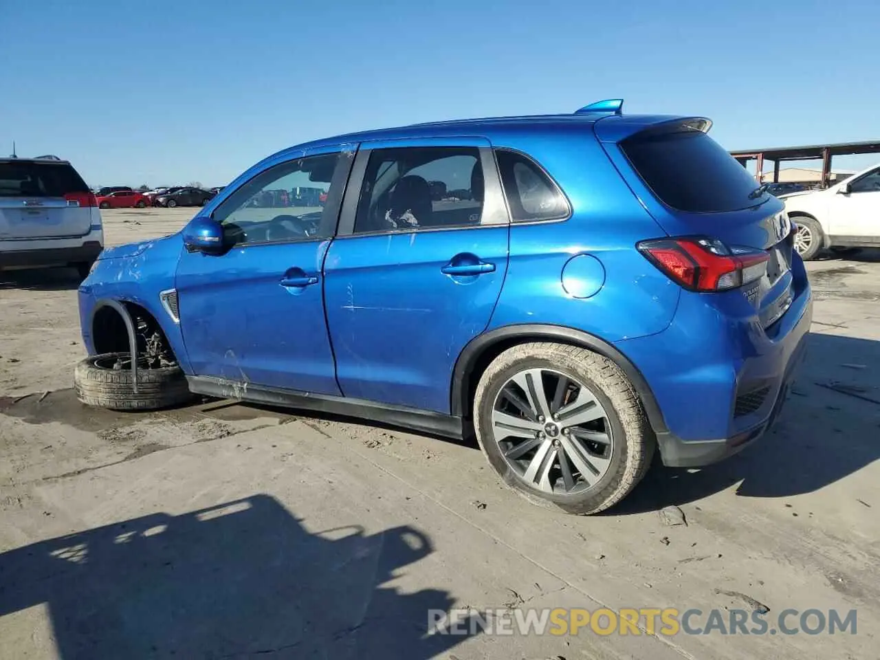 2 Photograph of a damaged car JA4AR3AU2LU023817 MITSUBISHI OUTLANDER 2020