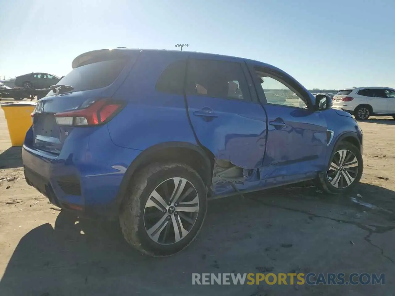 3 Photograph of a damaged car JA4AR3AU2LU023817 MITSUBISHI OUTLANDER 2020