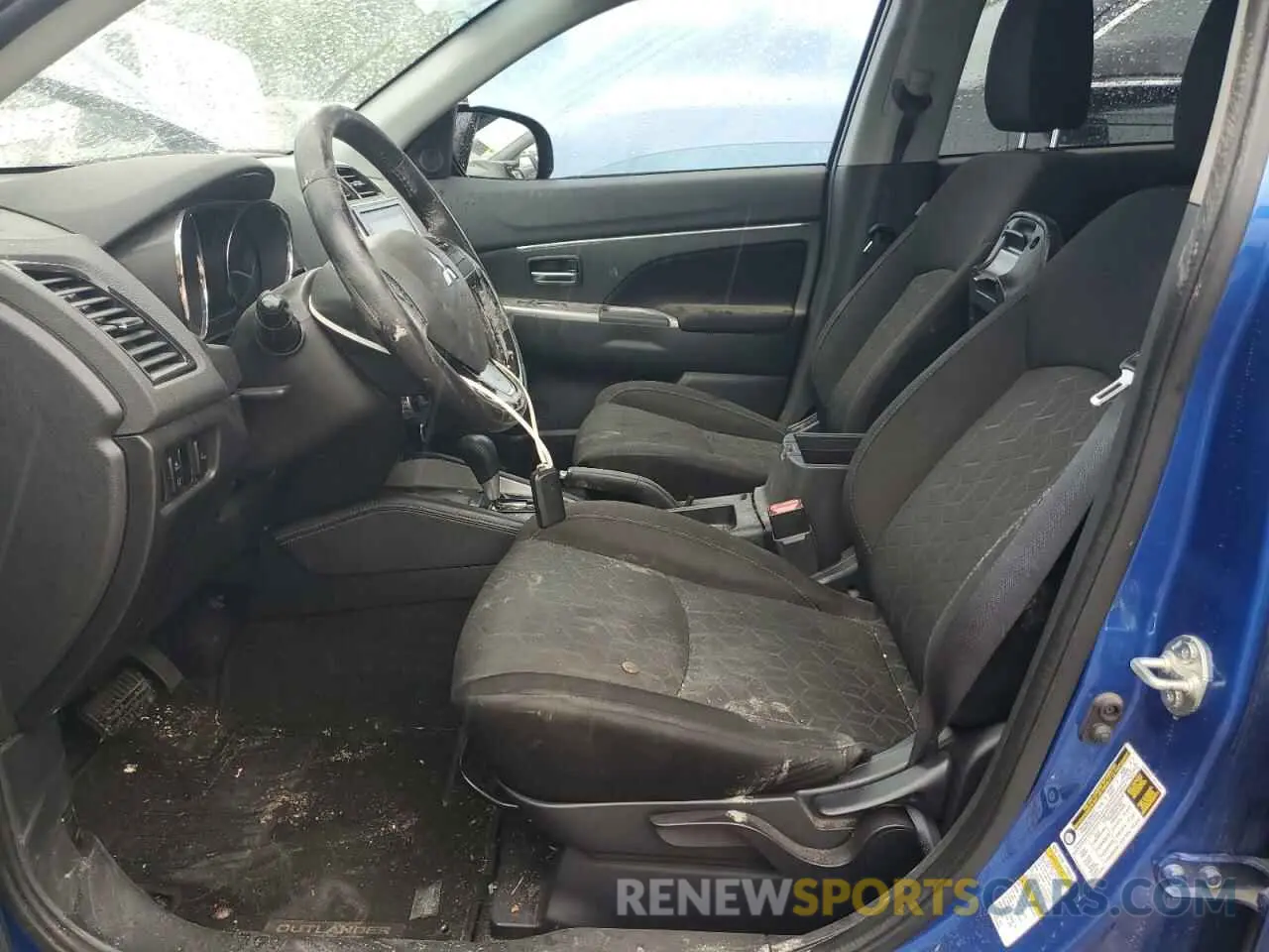 7 Photograph of a damaged car JA4AR3AU2LU023817 MITSUBISHI OUTLANDER 2020