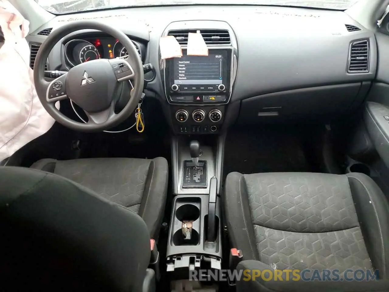 8 Photograph of a damaged car JA4AR3AU3LU009859 MITSUBISHI OUTLANDER 2020