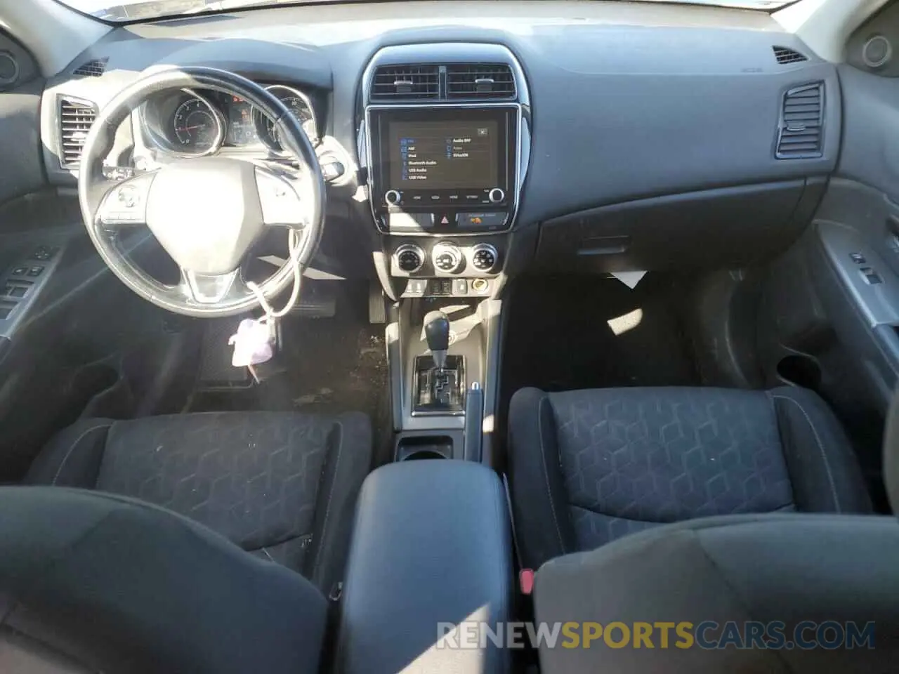 8 Photograph of a damaged car JA4AR3AU4LU009076 MITSUBISHI OUTLANDER 2020