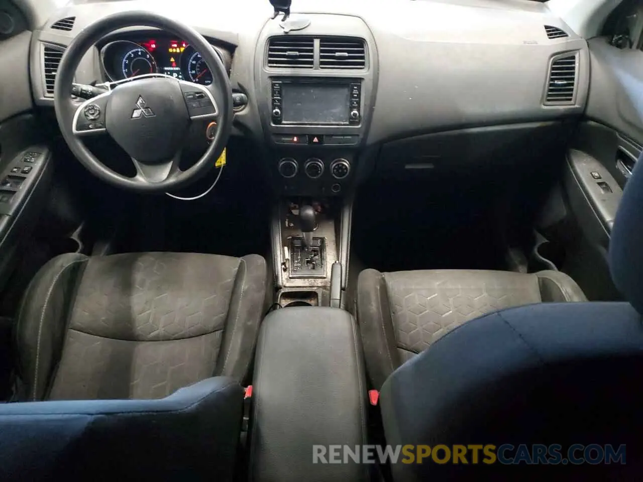 8 Photograph of a damaged car JA4AR3AU4LU014987 MITSUBISHI OUTLANDER 2020