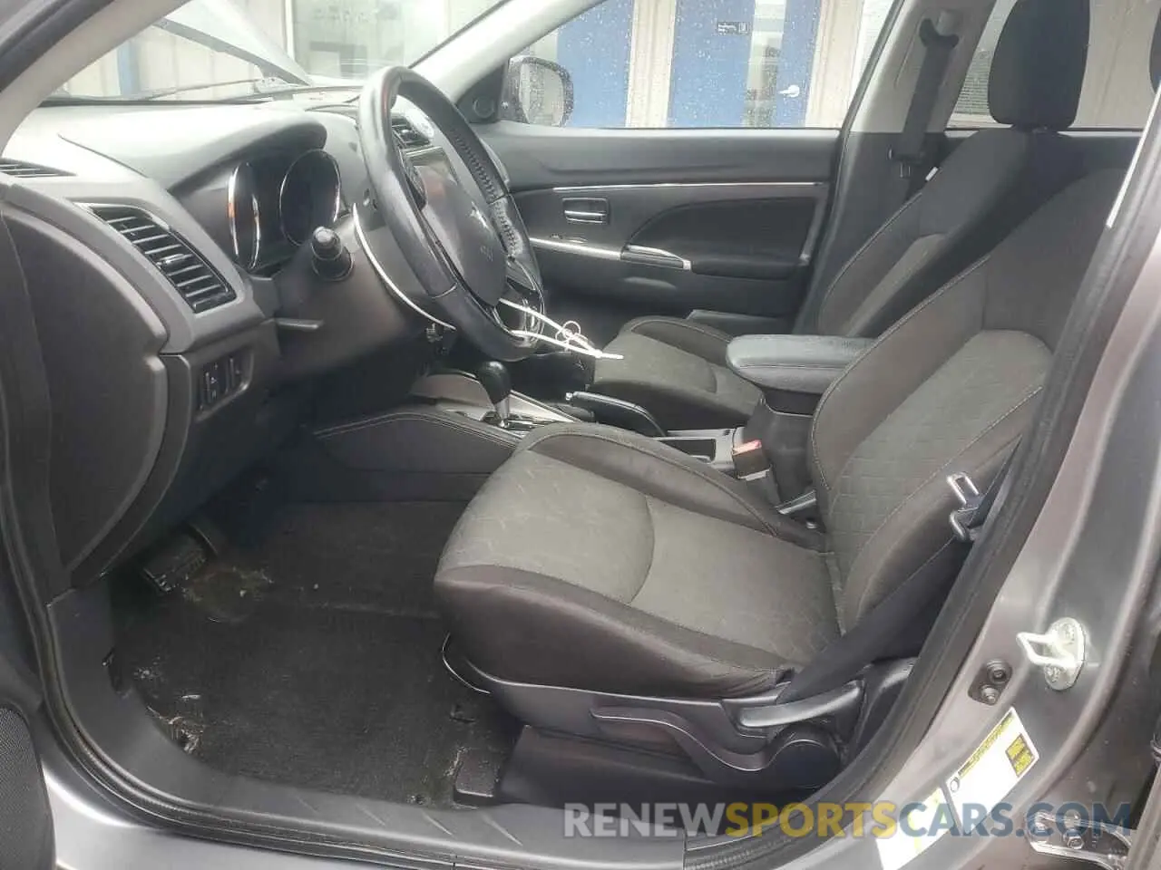 7 Photograph of a damaged car JA4AR3AU5LU014240 MITSUBISHI OUTLANDER 2020