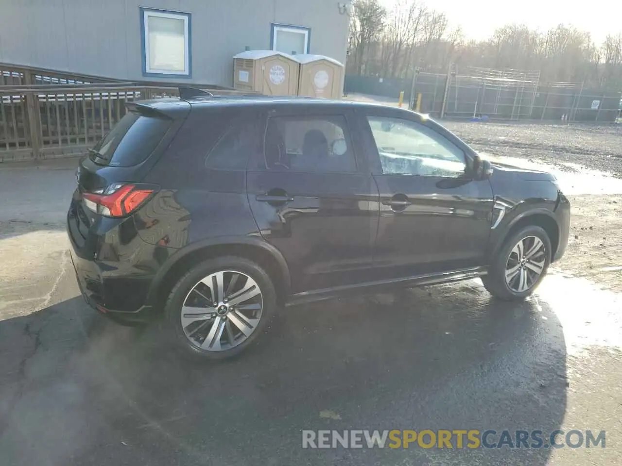 3 Photograph of a damaged car JA4AR3AU5LU017333 MITSUBISHI OUTLANDER 2020