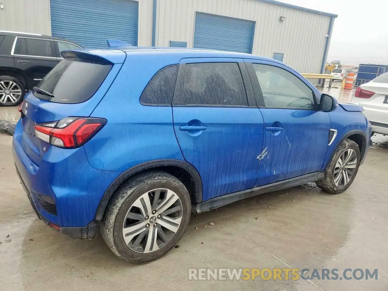 3 Photograph of a damaged car JA4AR3AU9LU023944 MITSUBISHI OUTLANDER 2020