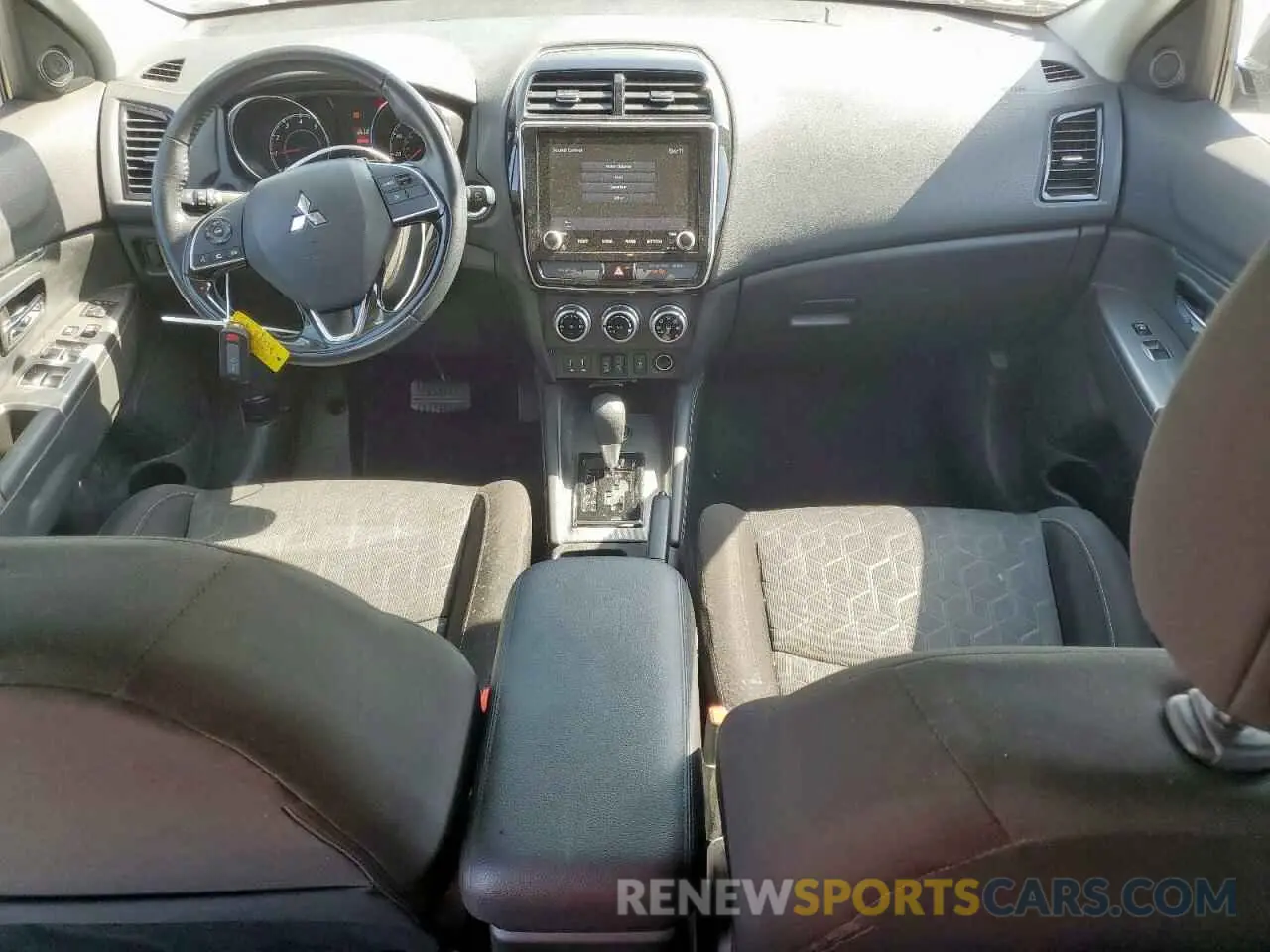 8 Photograph of a damaged car JA4AR3AU9LU031316 MITSUBISHI OUTLANDER 2020