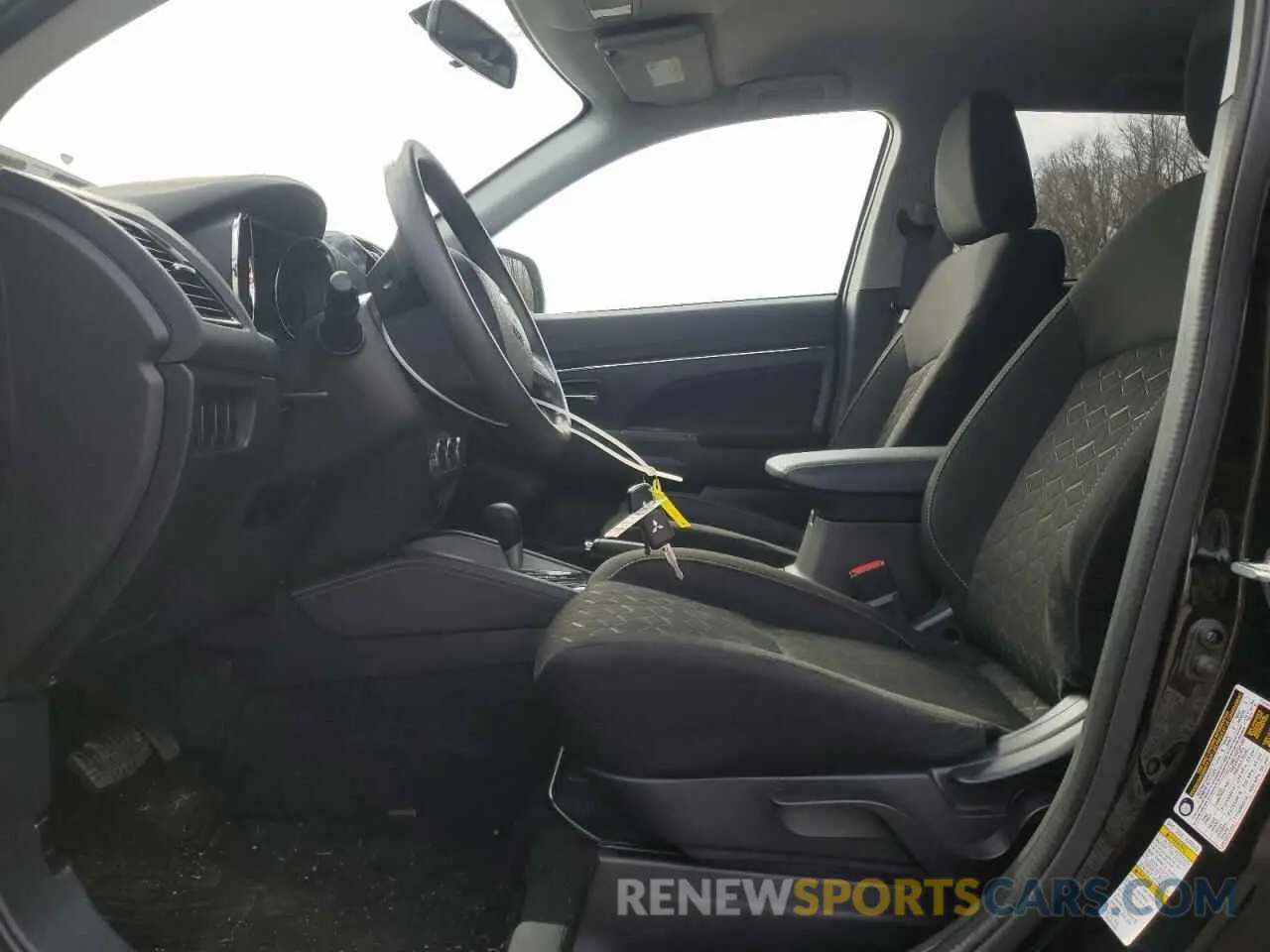 7 Photograph of a damaged car JA4AR3AUXLU012385 MITSUBISHI OUTLANDER 2020
