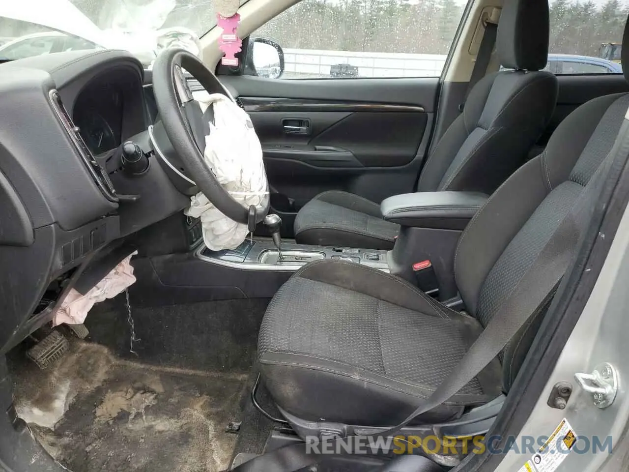 7 Photograph of a damaged car JA4AZ3A30LZ004936 MITSUBISHI OUTLANDER 2020