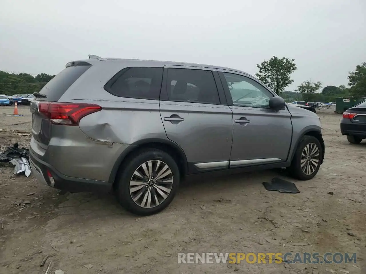 3 Photograph of a damaged car JA4AZ3A30LZ015158 MITSUBISHI OUTLANDER 2020