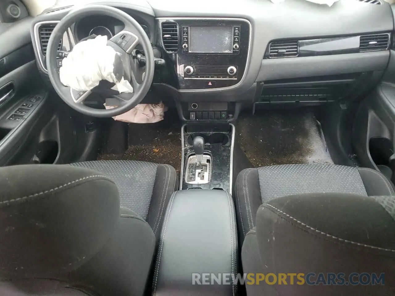 8 Photograph of a damaged car JA4AZ3A30LZ015158 MITSUBISHI OUTLANDER 2020