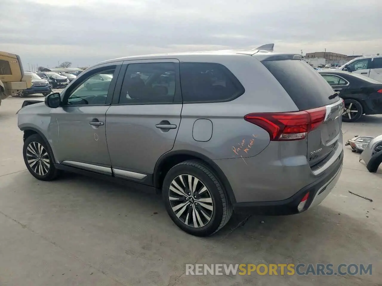 2 Photograph of a damaged car JA4AZ3A30LZ018366 MITSUBISHI OUTLANDER 2020