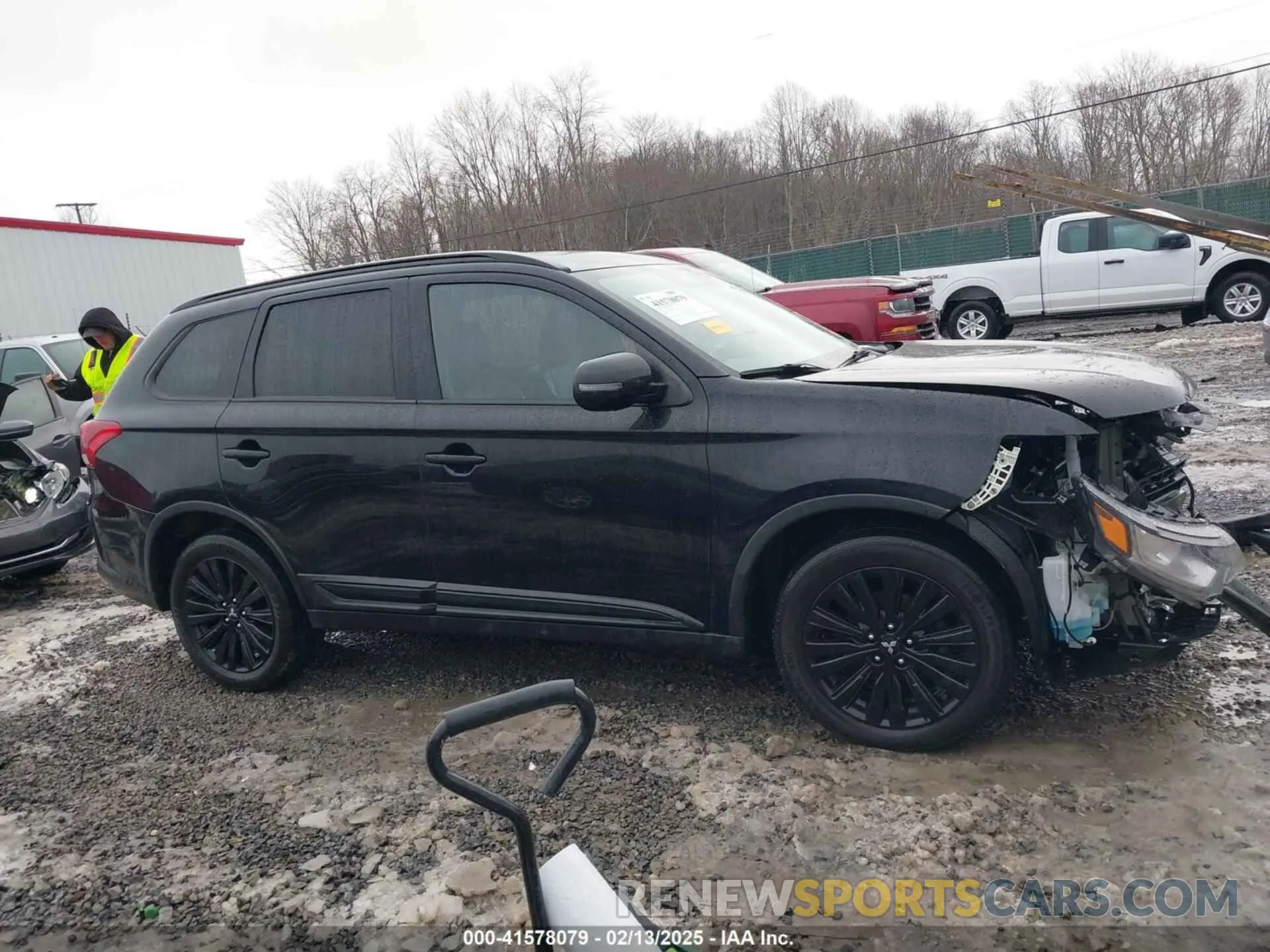 14 Photograph of a damaged car JA4AZ3A30LZ040982 MITSUBISHI OUTLANDER 2020