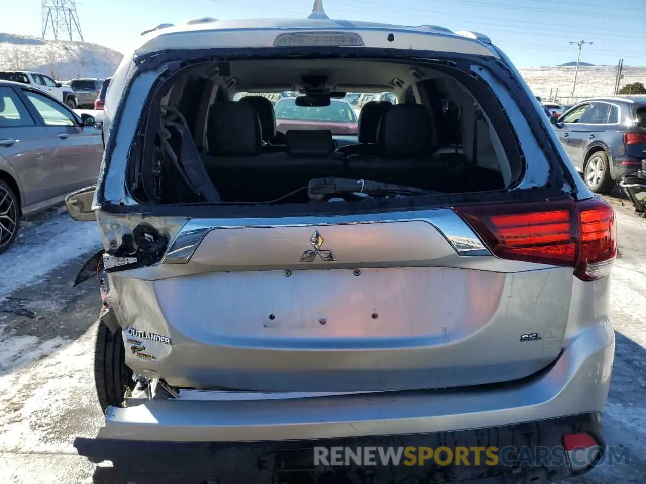 6 Photograph of a damaged car JA4AZ3A31LZ025066 MITSUBISHI OUTLANDER 2020