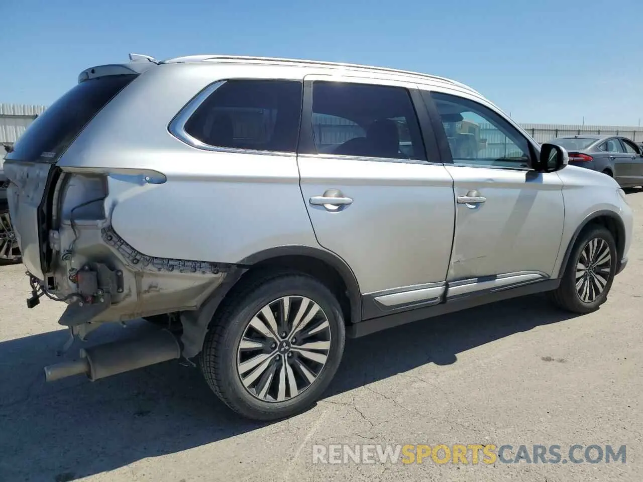 3 Photograph of a damaged car JA4AZ3A31LZ025746 MITSUBISHI OUTLANDER 2020