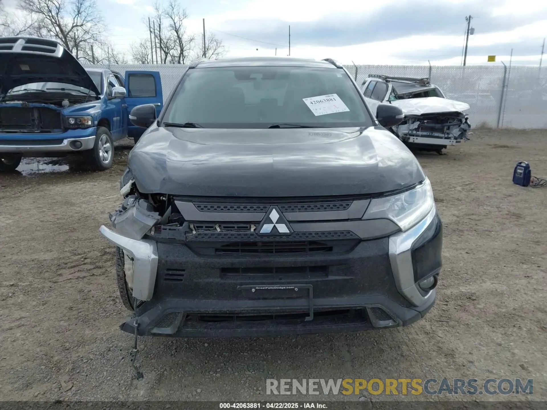 12 Photograph of a damaged car JA4AZ3A31LZ035712 MITSUBISHI OUTLANDER 2020