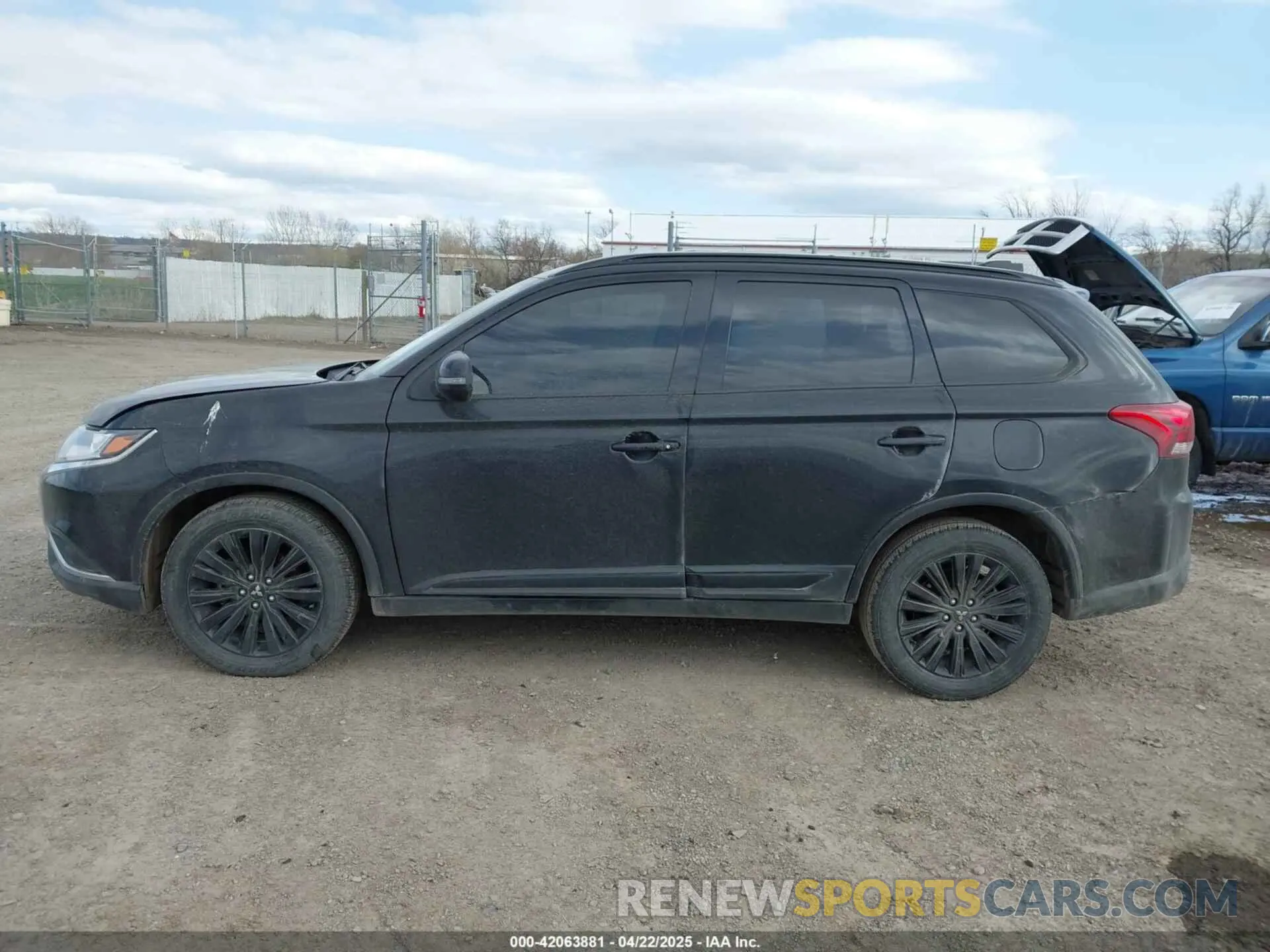 14 Photograph of a damaged car JA4AZ3A31LZ035712 MITSUBISHI OUTLANDER 2020