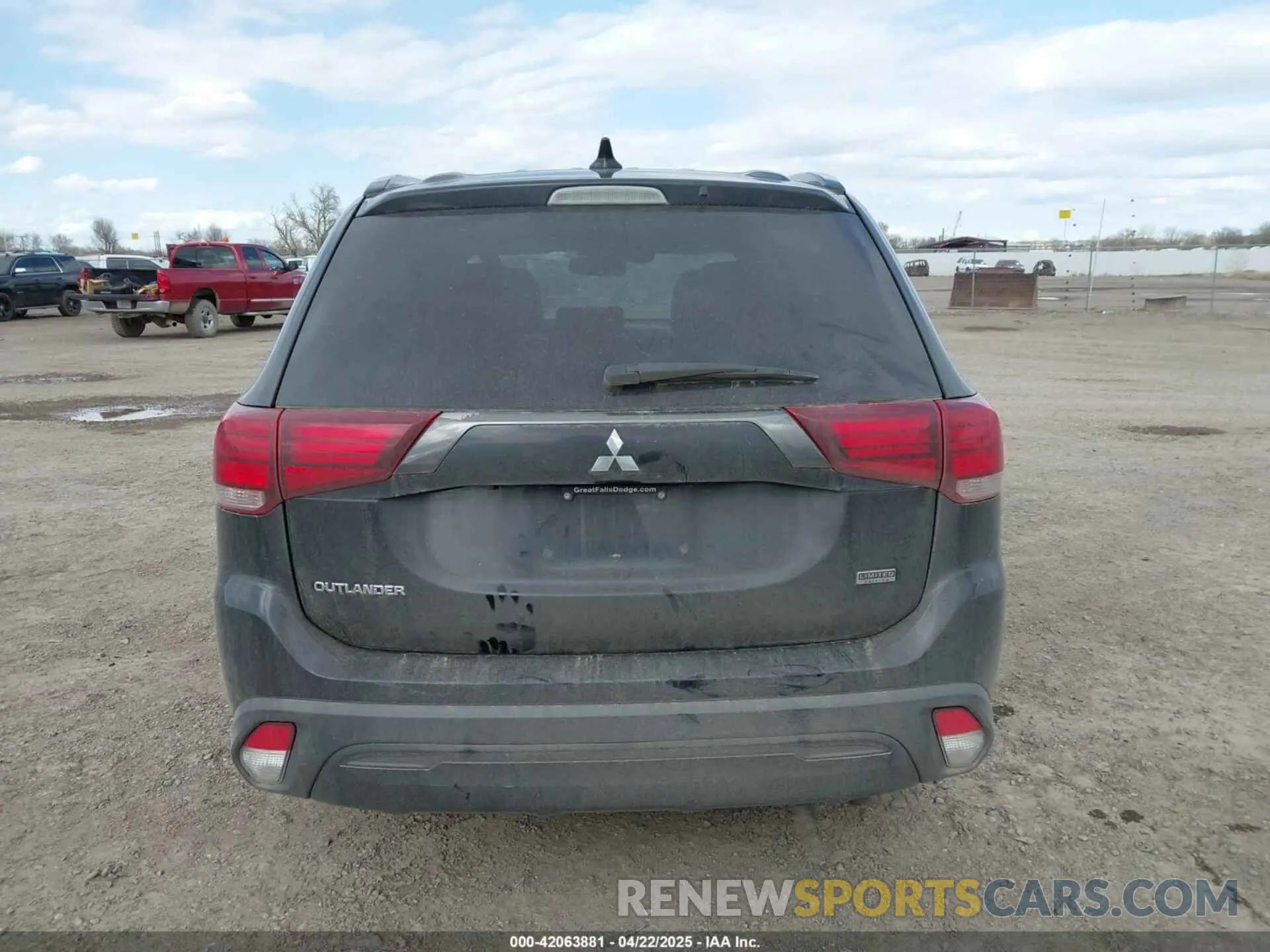 16 Photograph of a damaged car JA4AZ3A31LZ035712 MITSUBISHI OUTLANDER 2020