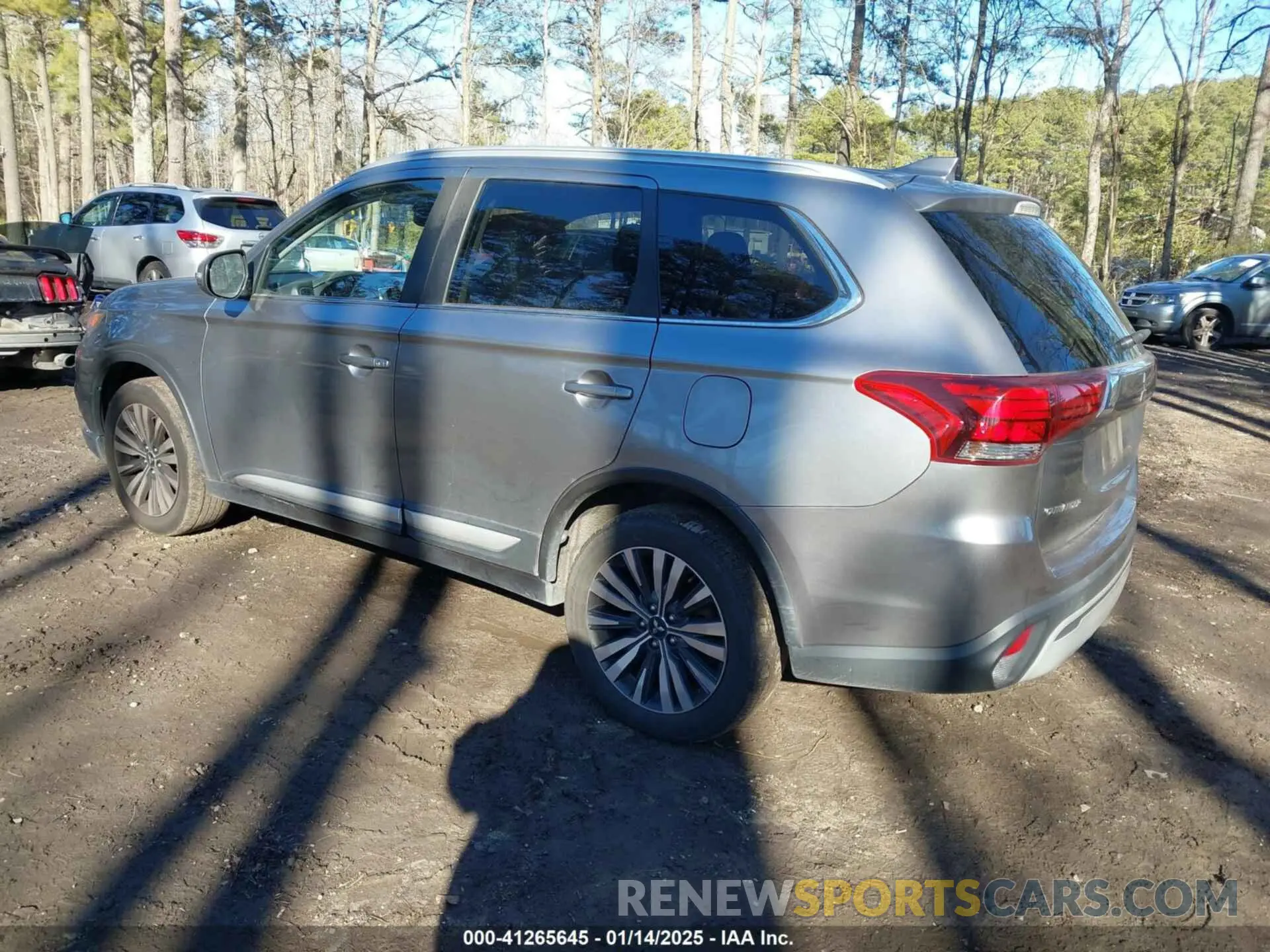 3 Photograph of a damaged car JA4AZ3A31LZ041204 MITSUBISHI OUTLANDER 2020