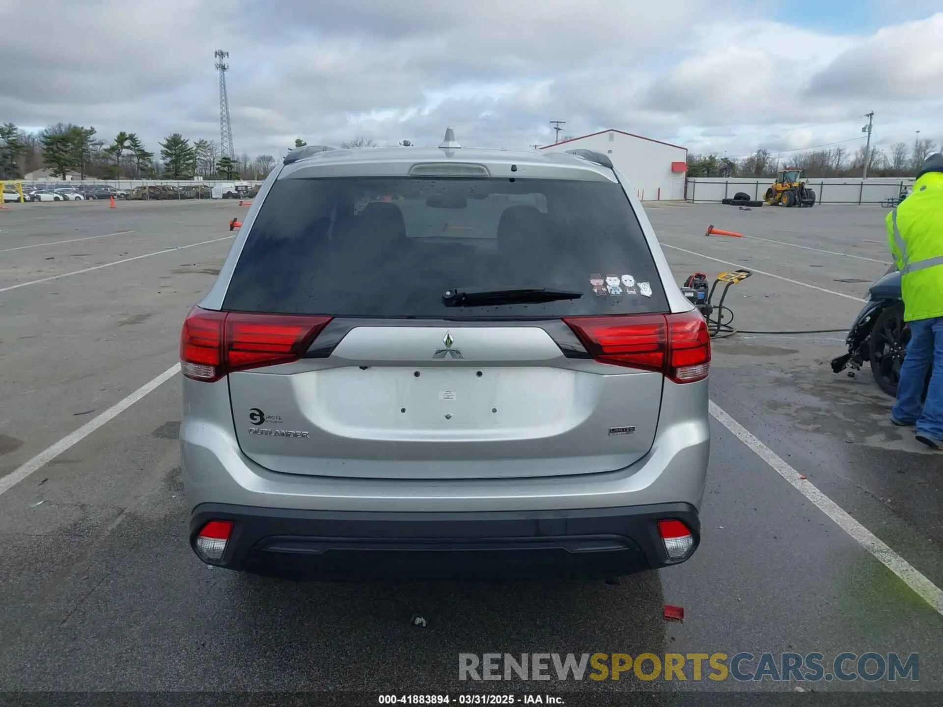 16 Photograph of a damaged car JA4AZ3A31LZ046189 MITSUBISHI OUTLANDER 2020