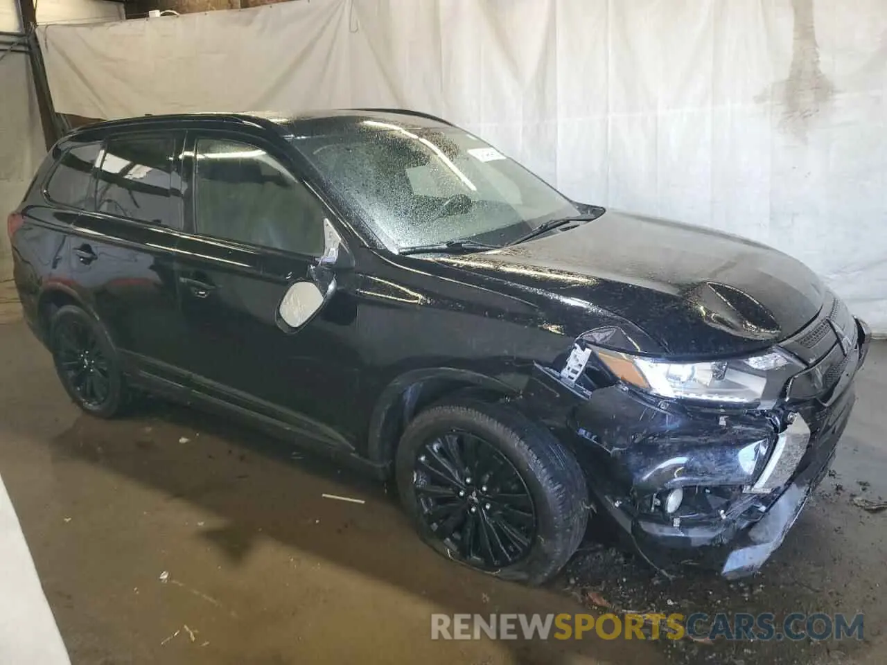 4 Photograph of a damaged car JA4AZ3A32LZ032401 MITSUBISHI OUTLANDER 2020