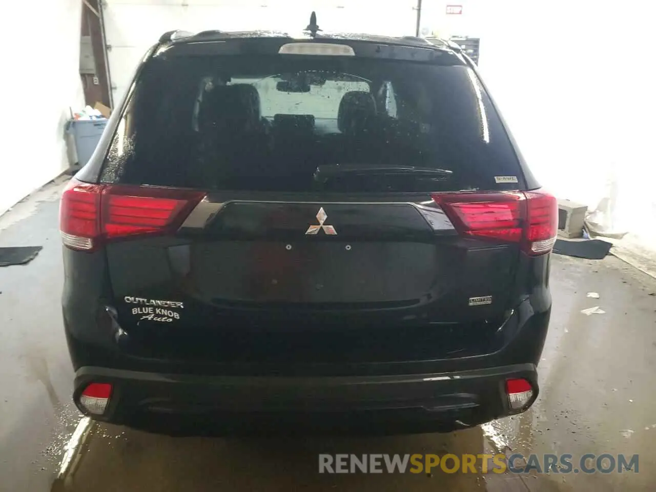 6 Photograph of a damaged car JA4AZ3A32LZ032401 MITSUBISHI OUTLANDER 2020
