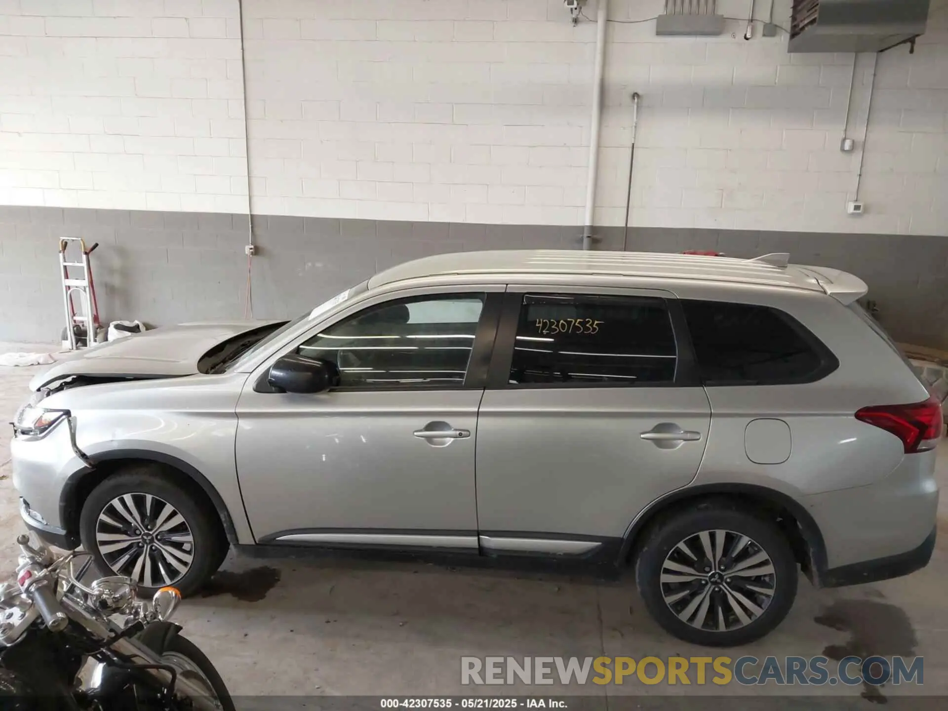 15 Photograph of a damaged car JA4AZ3A32LZ045956 MITSUBISHI OUTLANDER 2020