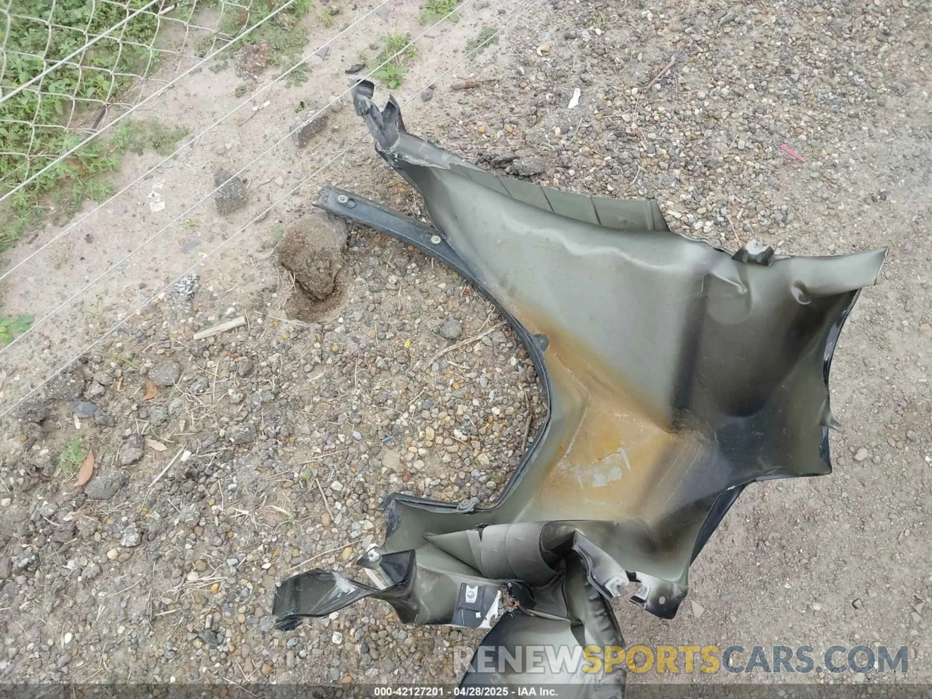 12 Photograph of a damaged car JA4AZ3A33LZ023870 MITSUBISHI OUTLANDER 2020