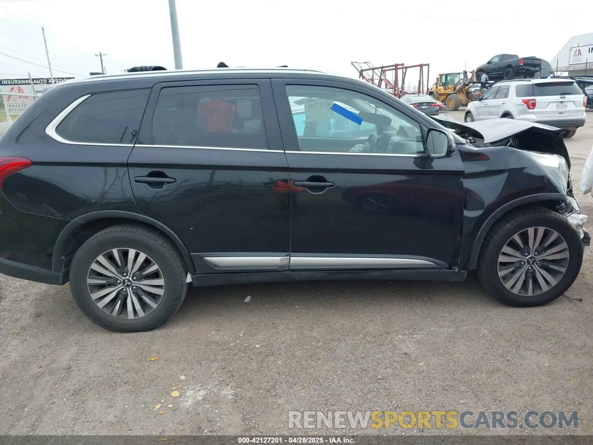 14 Photograph of a damaged car JA4AZ3A33LZ023870 MITSUBISHI OUTLANDER 2020
