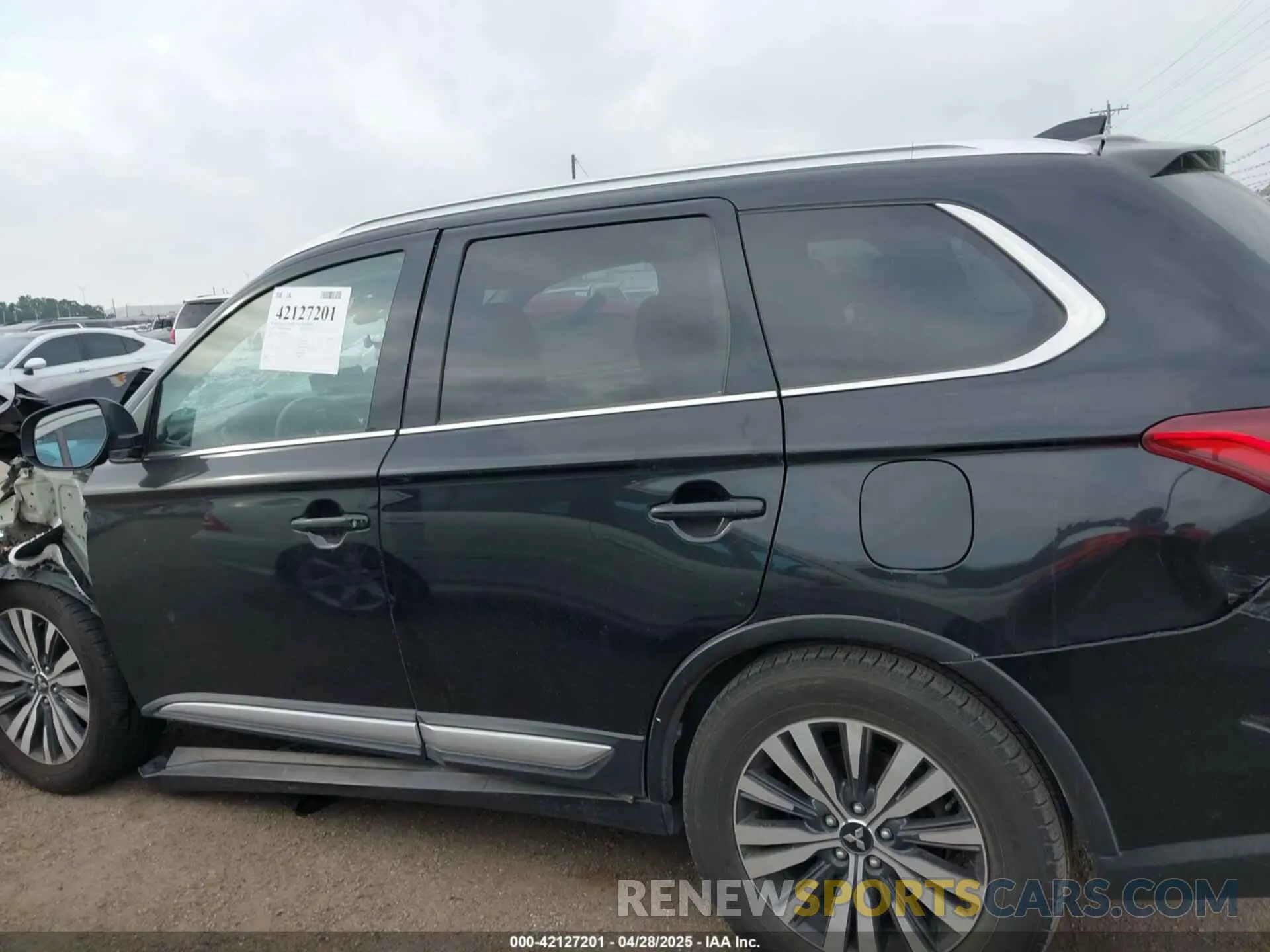 15 Photograph of a damaged car JA4AZ3A33LZ023870 MITSUBISHI OUTLANDER 2020