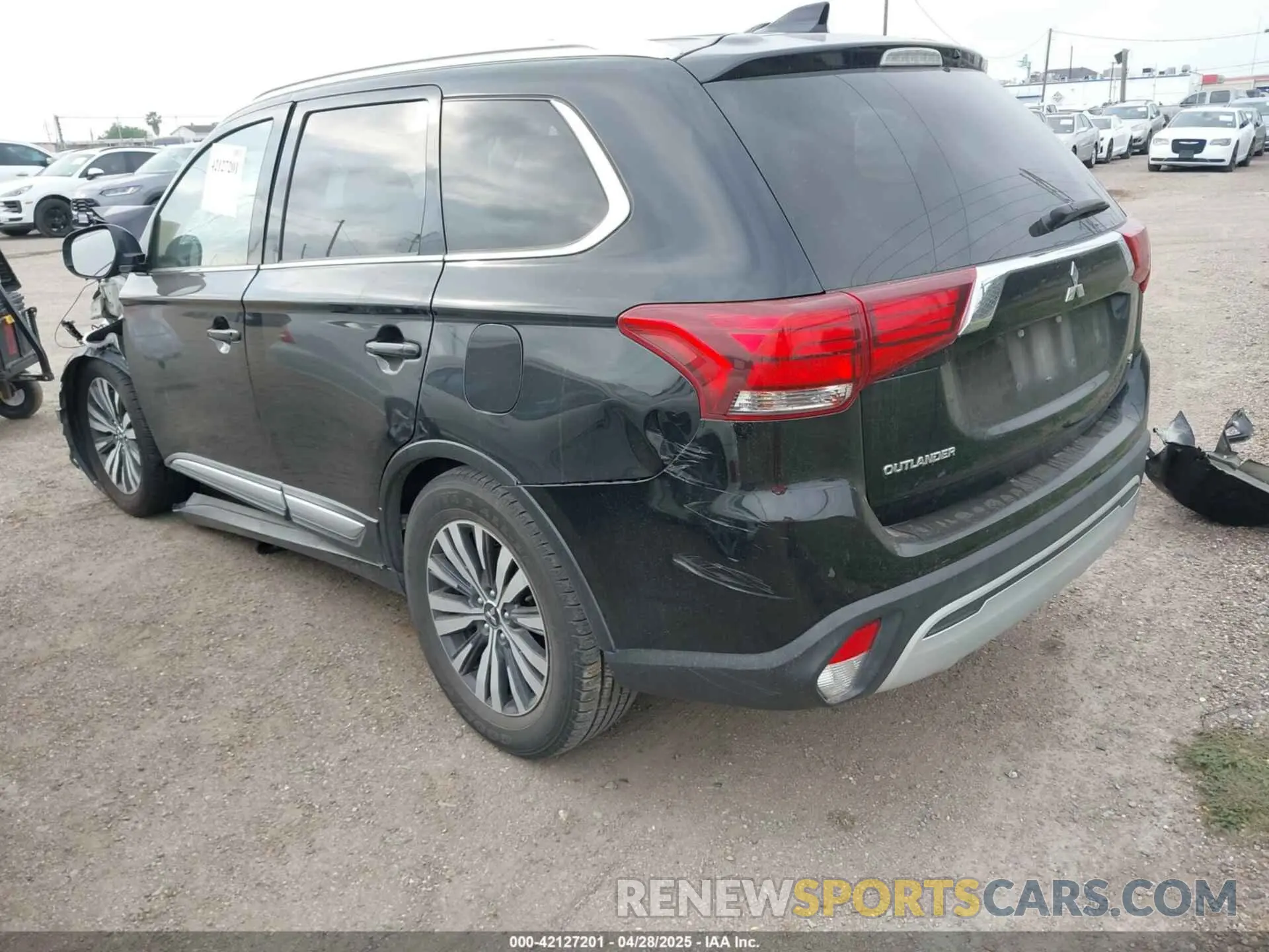 3 Photograph of a damaged car JA4AZ3A33LZ023870 MITSUBISHI OUTLANDER 2020