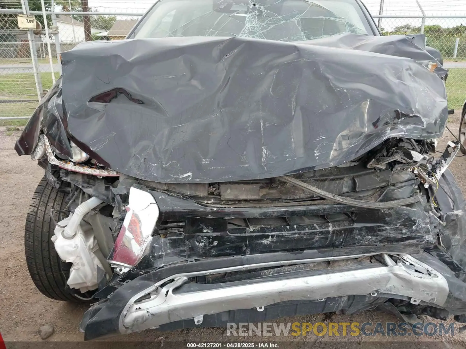 6 Photograph of a damaged car JA4AZ3A33LZ023870 MITSUBISHI OUTLANDER 2020