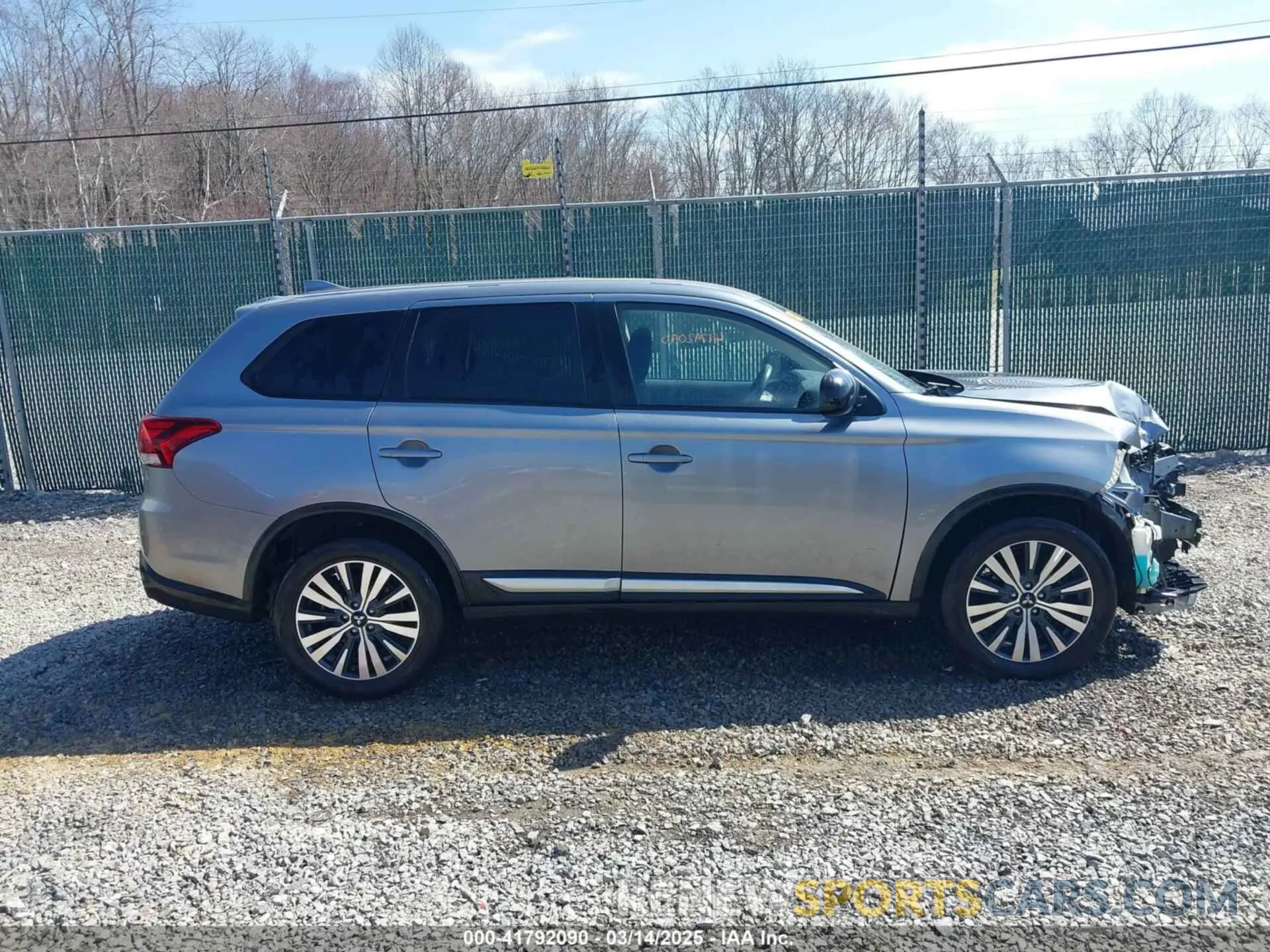 14 Photograph of a damaged car JA4AZ3A33LZ026557 MITSUBISHI OUTLANDER 2020
