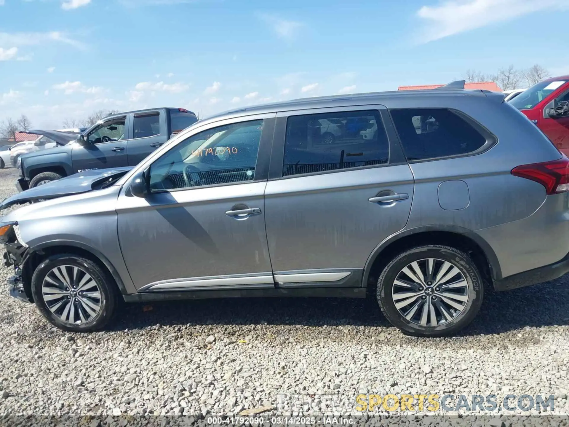 15 Photograph of a damaged car JA4AZ3A33LZ026557 MITSUBISHI OUTLANDER 2020