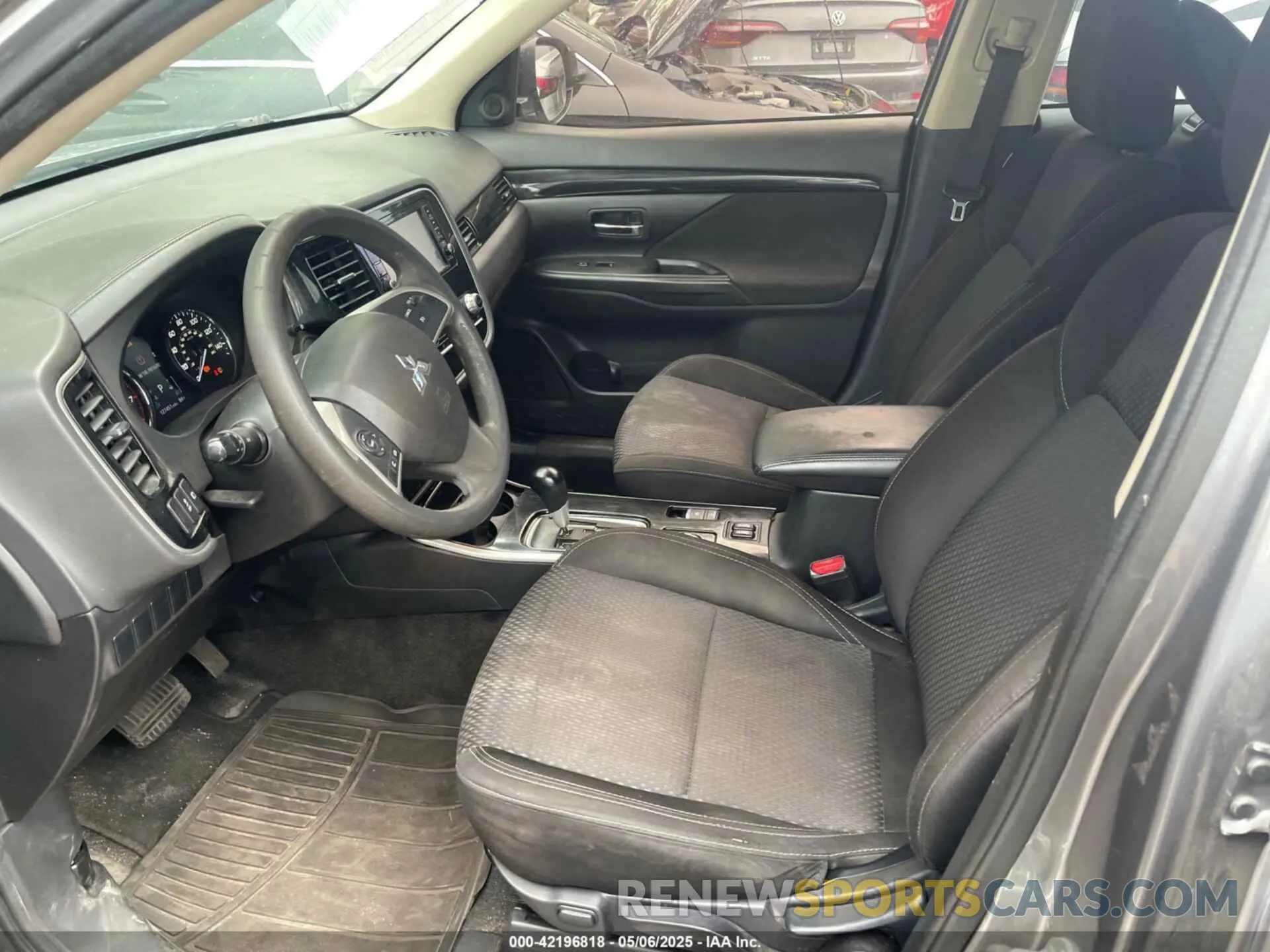 5 Photograph of a damaged car JA4AZ3A33LZ026770 MITSUBISHI OUTLANDER 2020