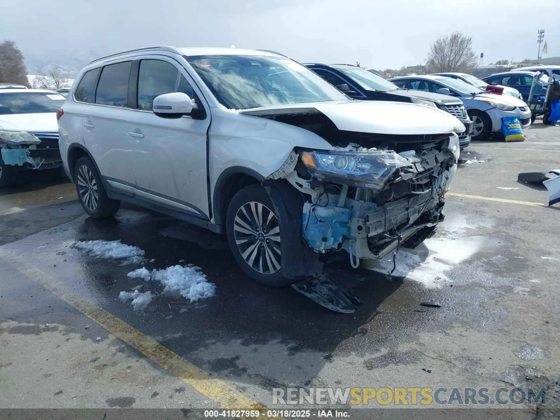 1 Photograph of a damaged car JA4AZ3A34LZ019598 MITSUBISHI OUTLANDER 2020