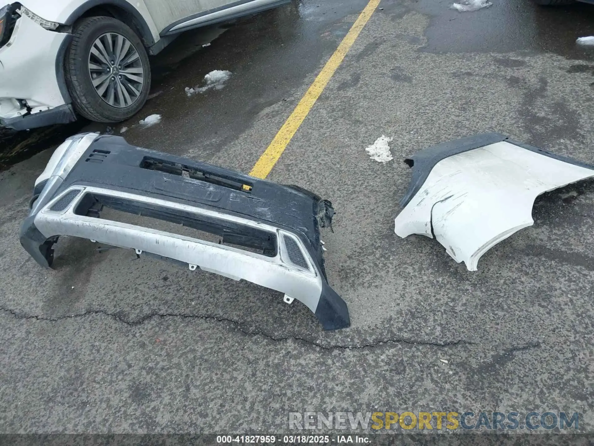 12 Photograph of a damaged car JA4AZ3A34LZ019598 MITSUBISHI OUTLANDER 2020