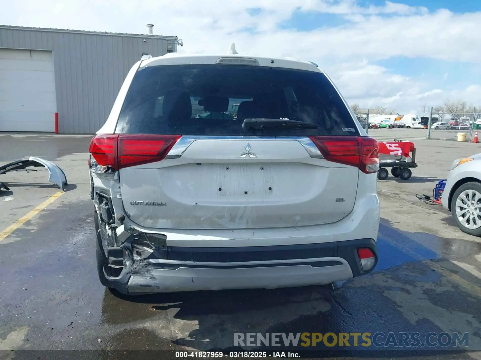 6 Photograph of a damaged car JA4AZ3A34LZ019598 MITSUBISHI OUTLANDER 2020