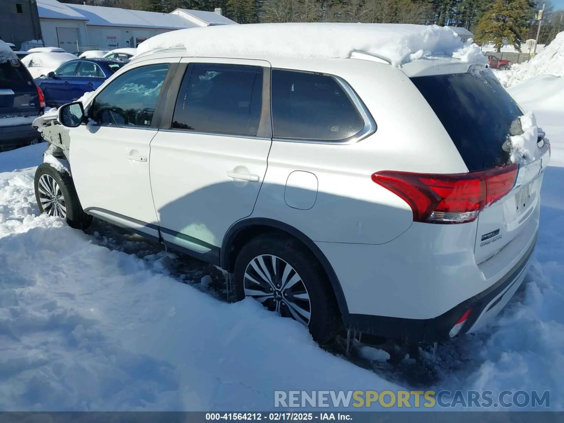 14 Photograph of a damaged car JA4AZ3A34LZ027233 MITSUBISHI OUTLANDER 2020