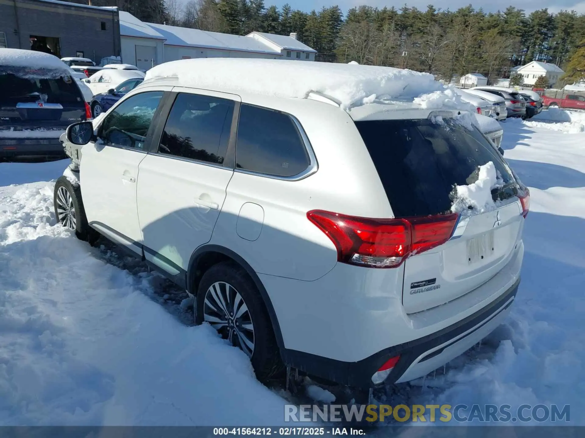 3 Photograph of a damaged car JA4AZ3A34LZ027233 MITSUBISHI OUTLANDER 2020