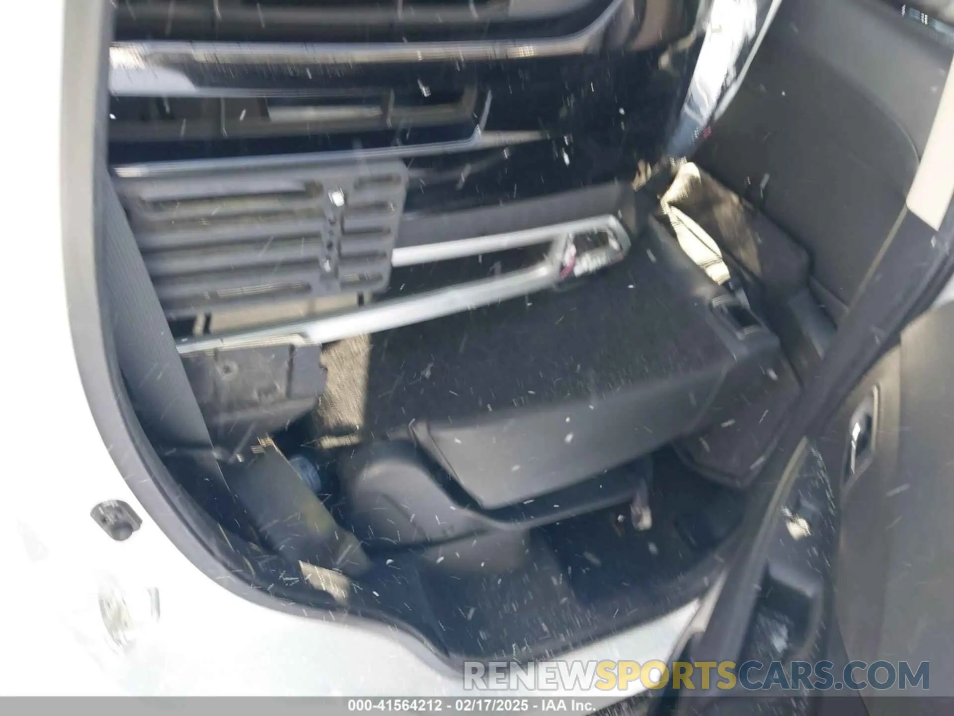 8 Photograph of a damaged car JA4AZ3A34LZ027233 MITSUBISHI OUTLANDER 2020