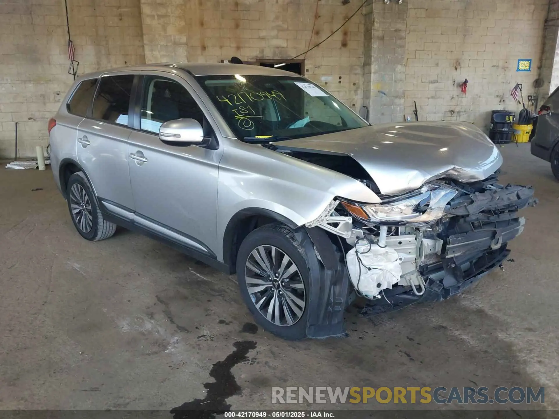 1 Photograph of a damaged car JA4AZ3A34LZ044369 MITSUBISHI OUTLANDER 2020