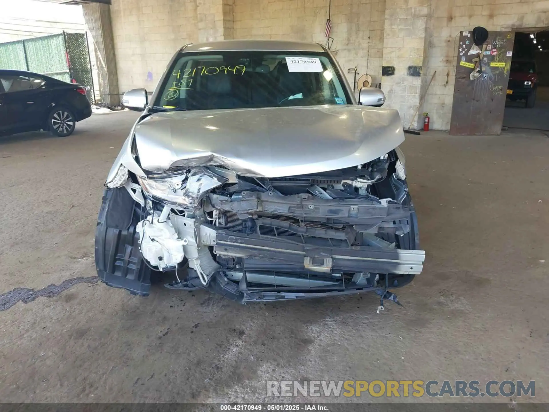 12 Photograph of a damaged car JA4AZ3A34LZ044369 MITSUBISHI OUTLANDER 2020