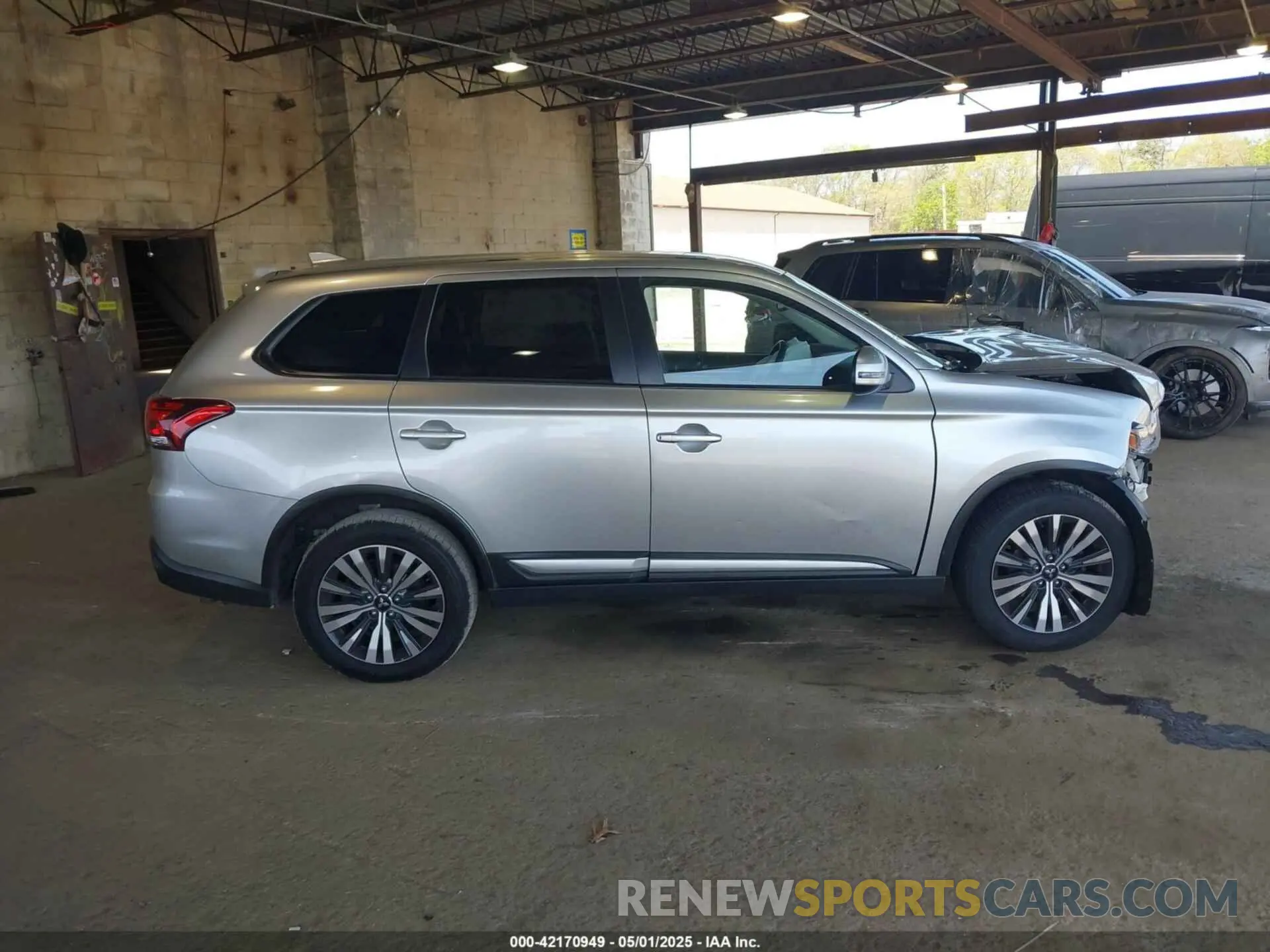 13 Photograph of a damaged car JA4AZ3A34LZ044369 MITSUBISHI OUTLANDER 2020