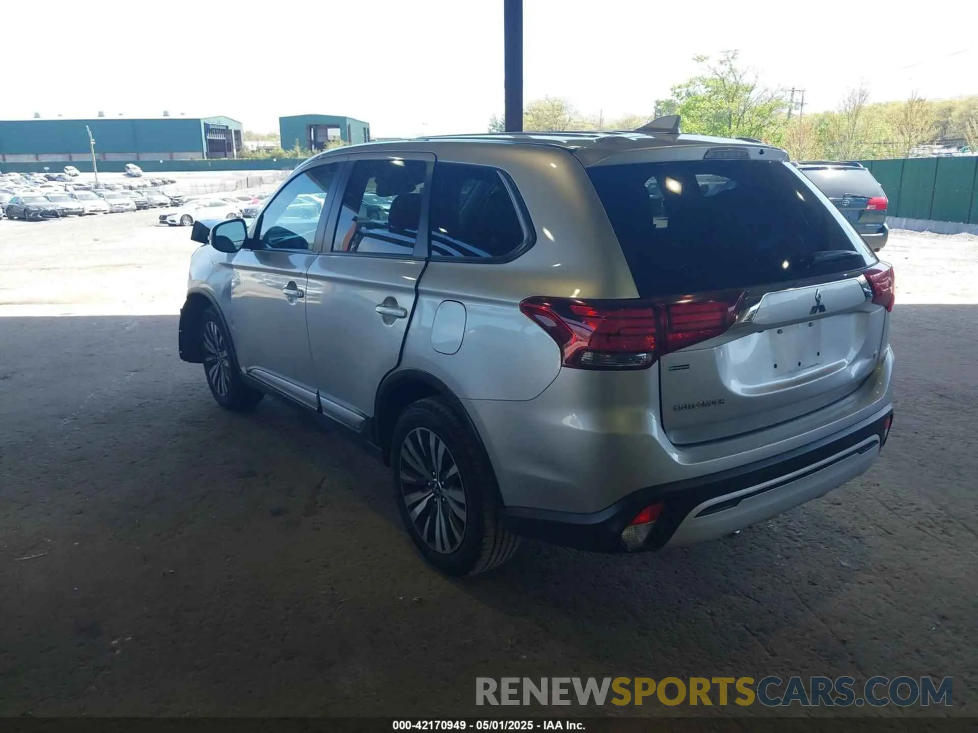 3 Photograph of a damaged car JA4AZ3A34LZ044369 MITSUBISHI OUTLANDER 2020