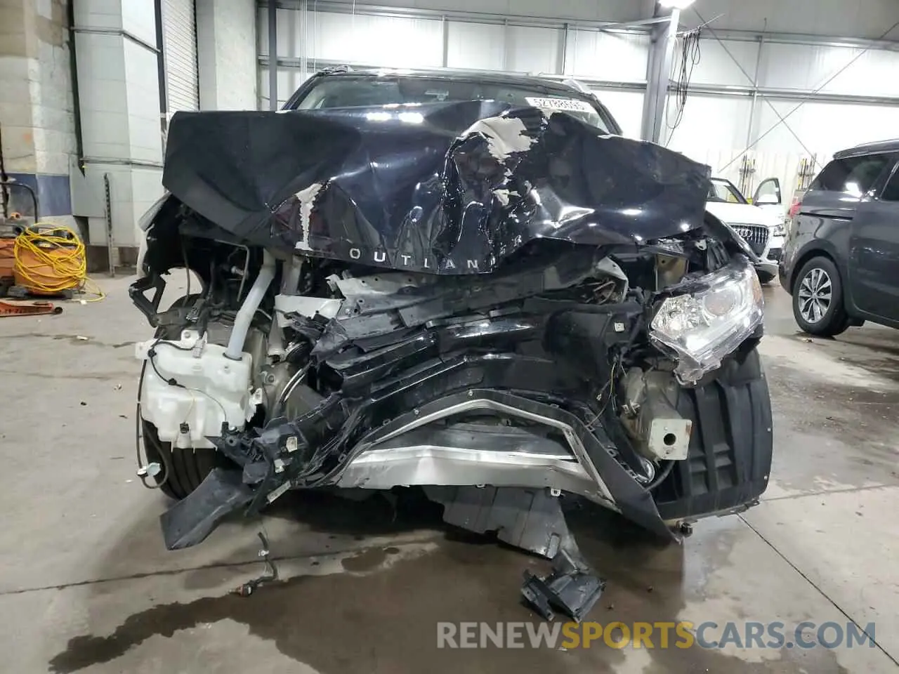 5 Photograph of a damaged car JA4AZ3A35LZ019562 MITSUBISHI OUTLANDER 2020