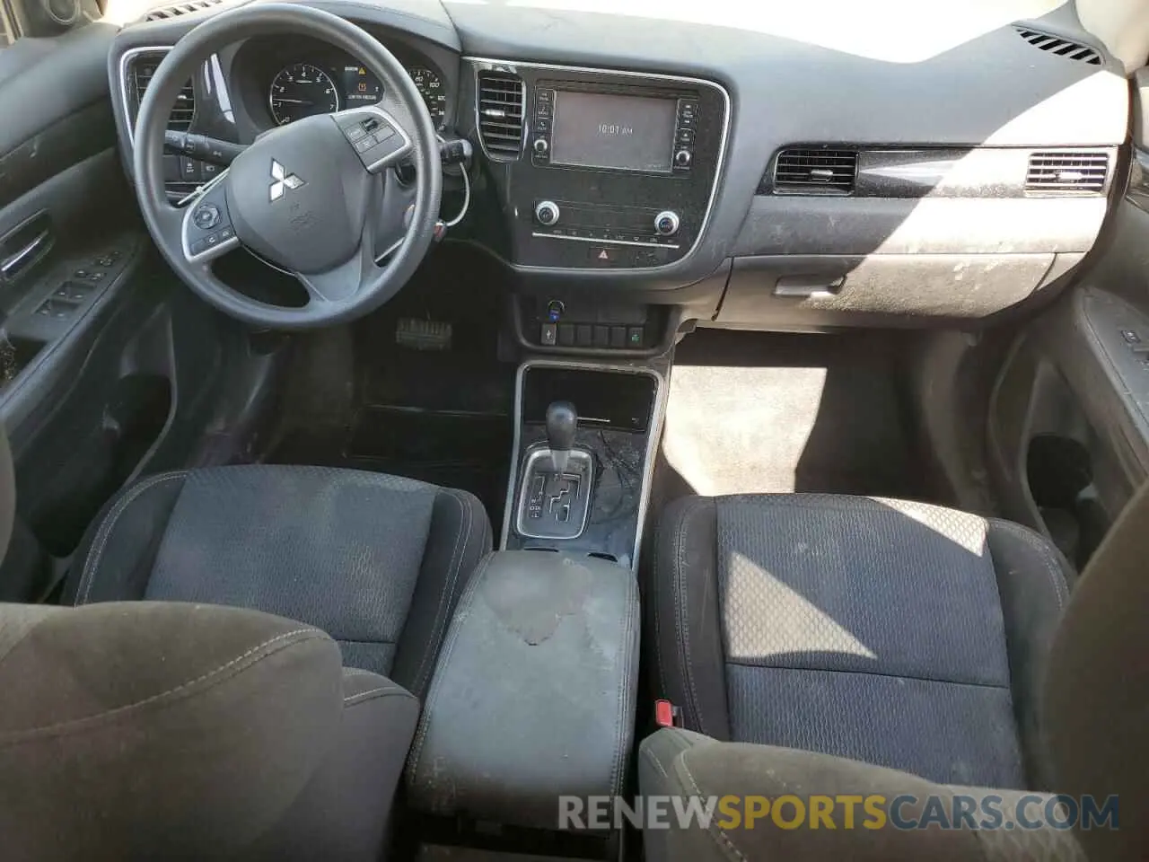 8 Photograph of a damaged car JA4AZ3A35LZ026088 MITSUBISHI OUTLANDER 2020