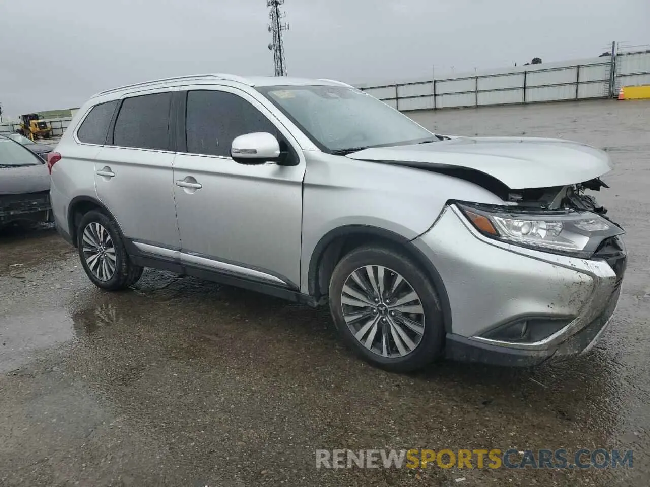 4 Photograph of a damaged car JA4AZ3A35LZ035034 MITSUBISHI OUTLANDER 2020