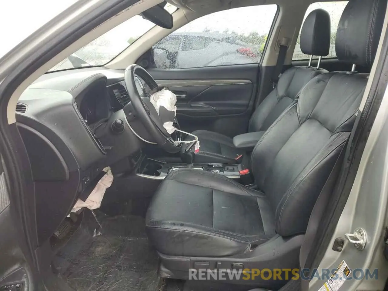 7 Photograph of a damaged car JA4AZ3A35LZ035034 MITSUBISHI OUTLANDER 2020