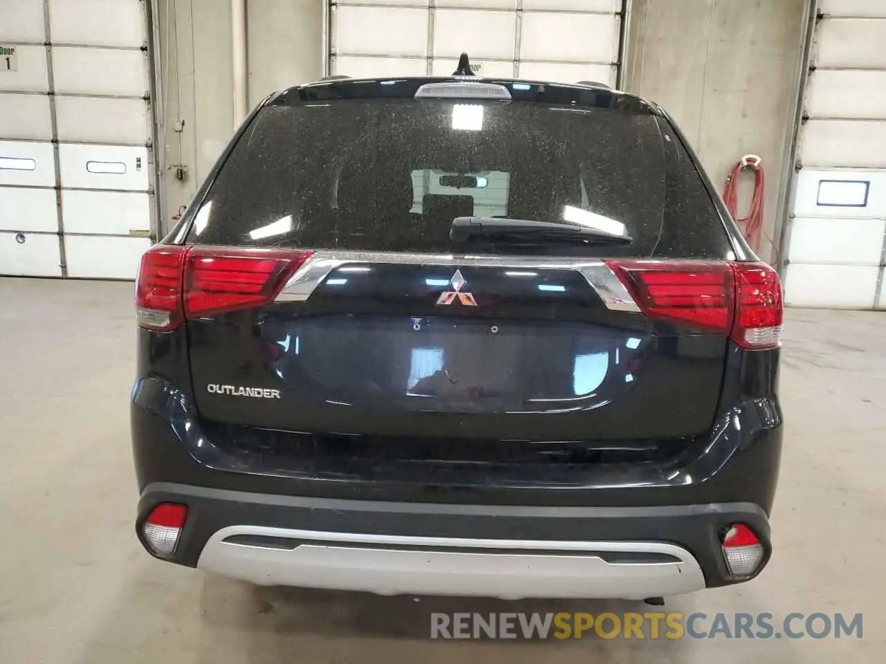 6 Photograph of a damaged car JA4AZ3A36LZ027623 MITSUBISHI OUTLANDER 2020