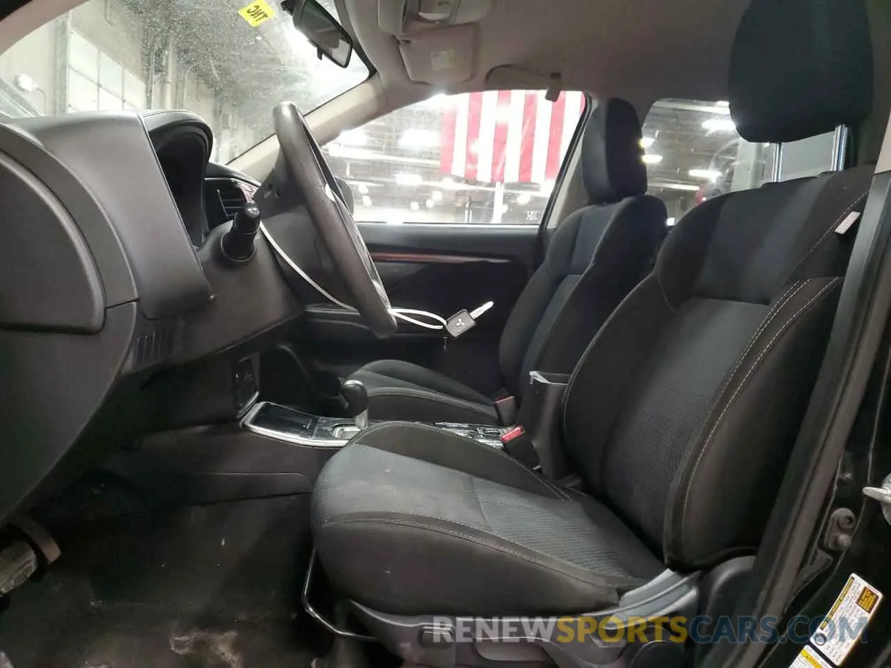 7 Photograph of a damaged car JA4AZ3A36LZ027623 MITSUBISHI OUTLANDER 2020